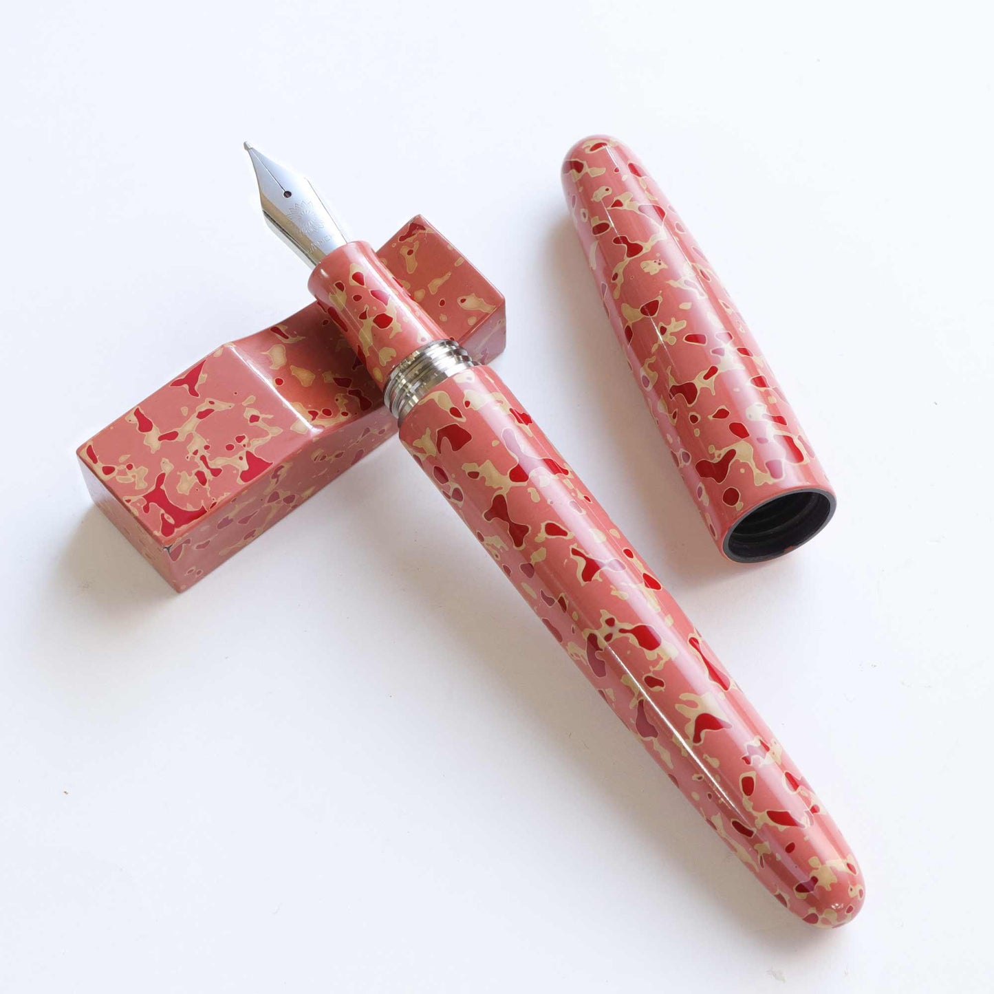 Tsugaru Urushi Pen Pillow - Kobai-iro
