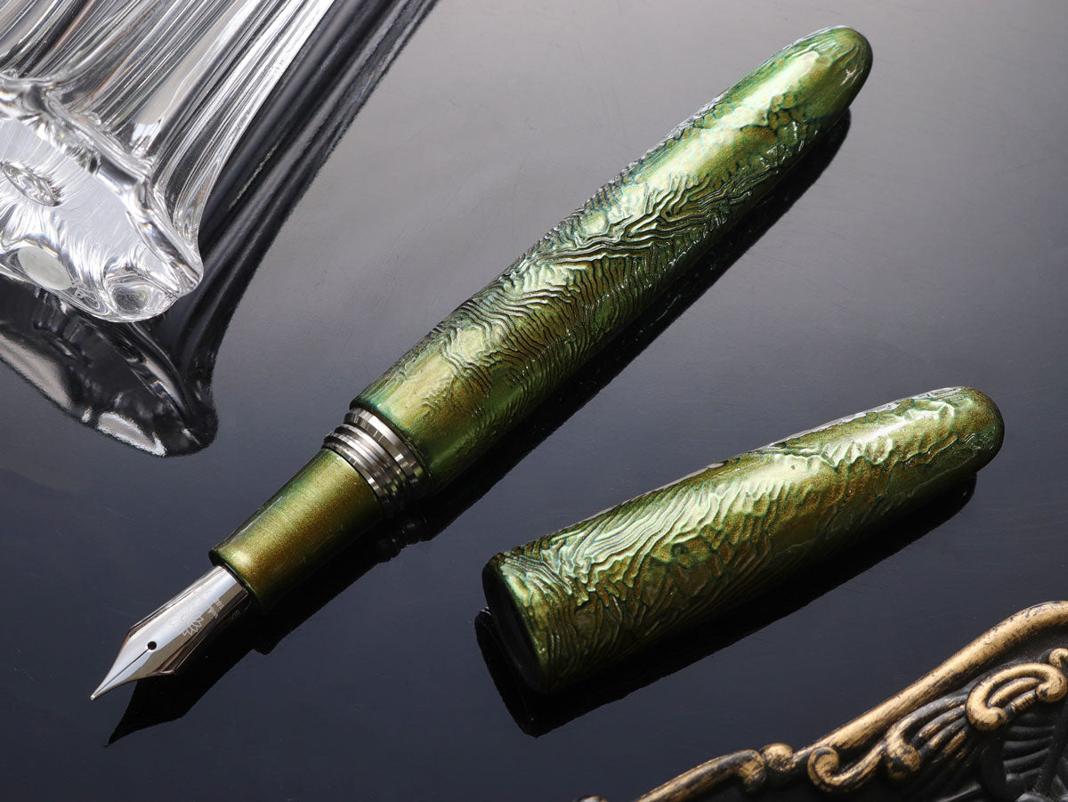 Yakumo-nuri Chijimi - Aodaisho Fountain Pen Fountain Pen - Wancher Pen