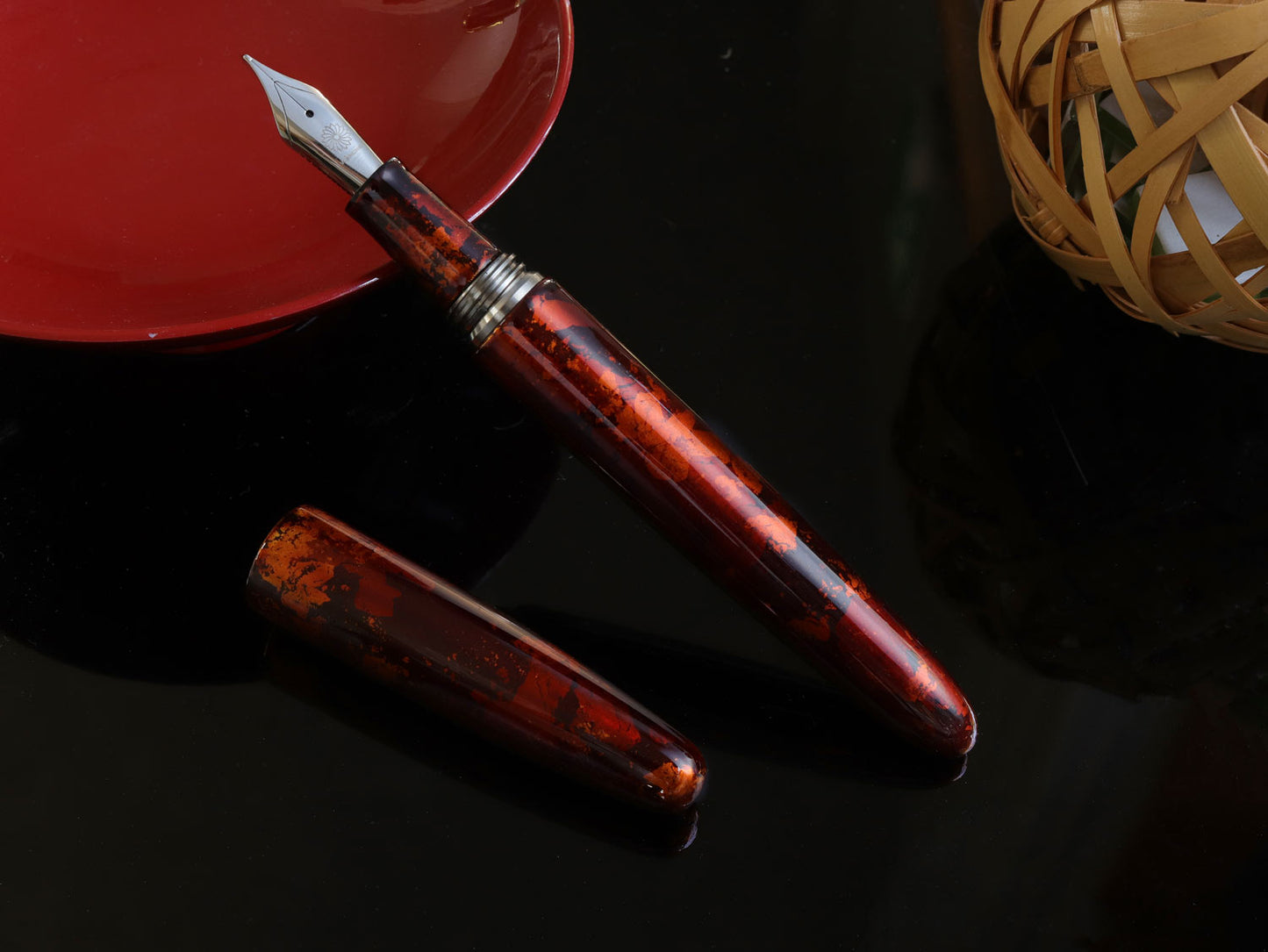 Yakumo-nuri Byakudan - Red - Wancherpen International