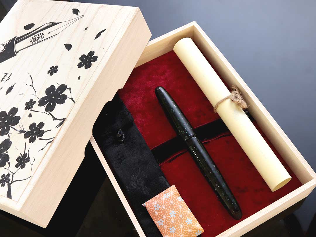 Raden Kara-nuri Midori-Age - Wancherpen International