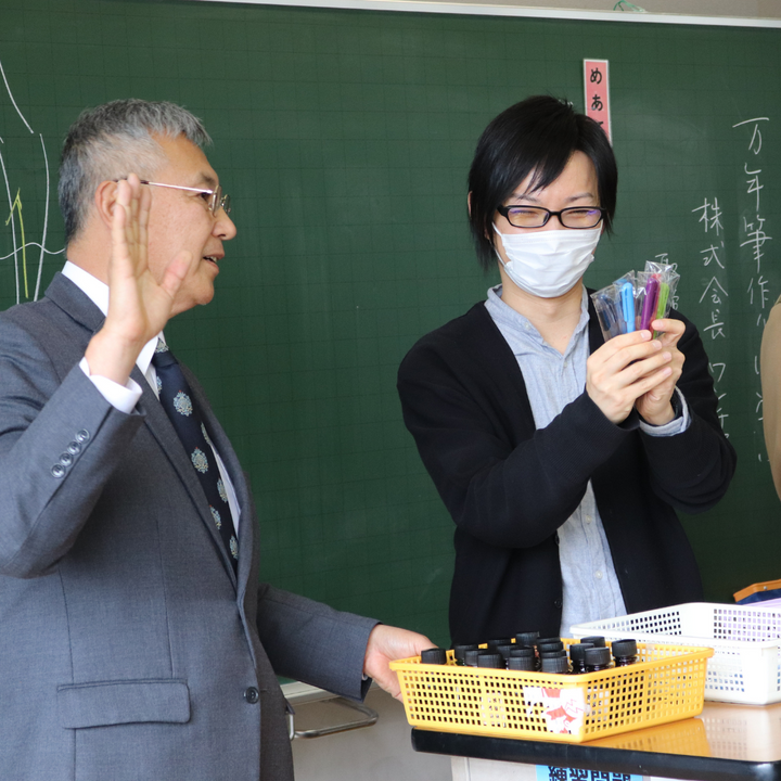 Wancher Visits Bungo-Takada Schools | Introducing Fountain Pens to the Next Generation