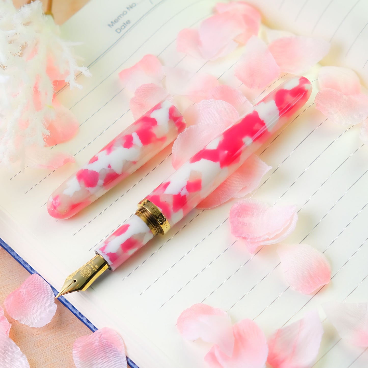 Japanese celluloid fountain pen Dream Pen SAKURA with elegant Wancher design