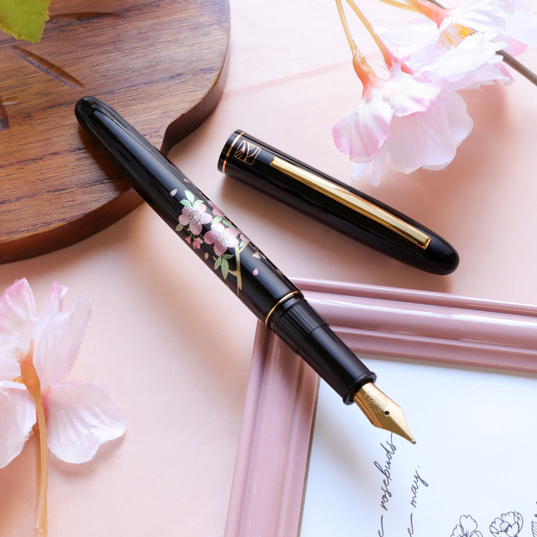 Kuretake Kindai Maki-e - Sakura Uta Fountain Pen - Wancher Pen