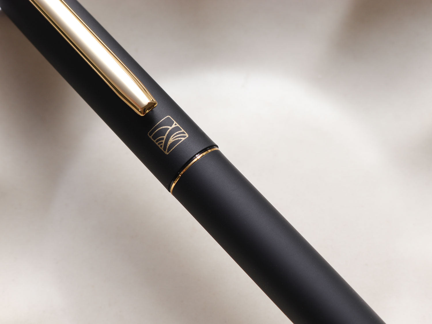 Kuretake Nodoka - Yogasumi (Matte Black) Fountain Pen - Wancher Pen