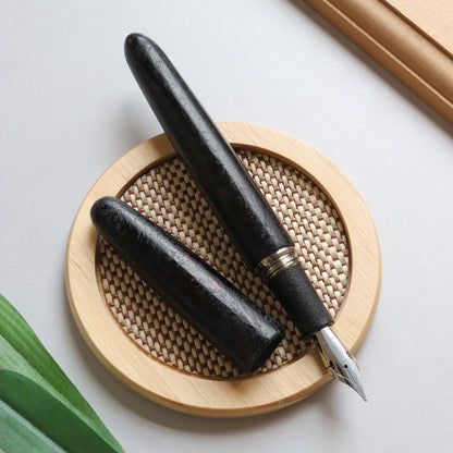 Oita Urushi - Kurozan Fountain Pen