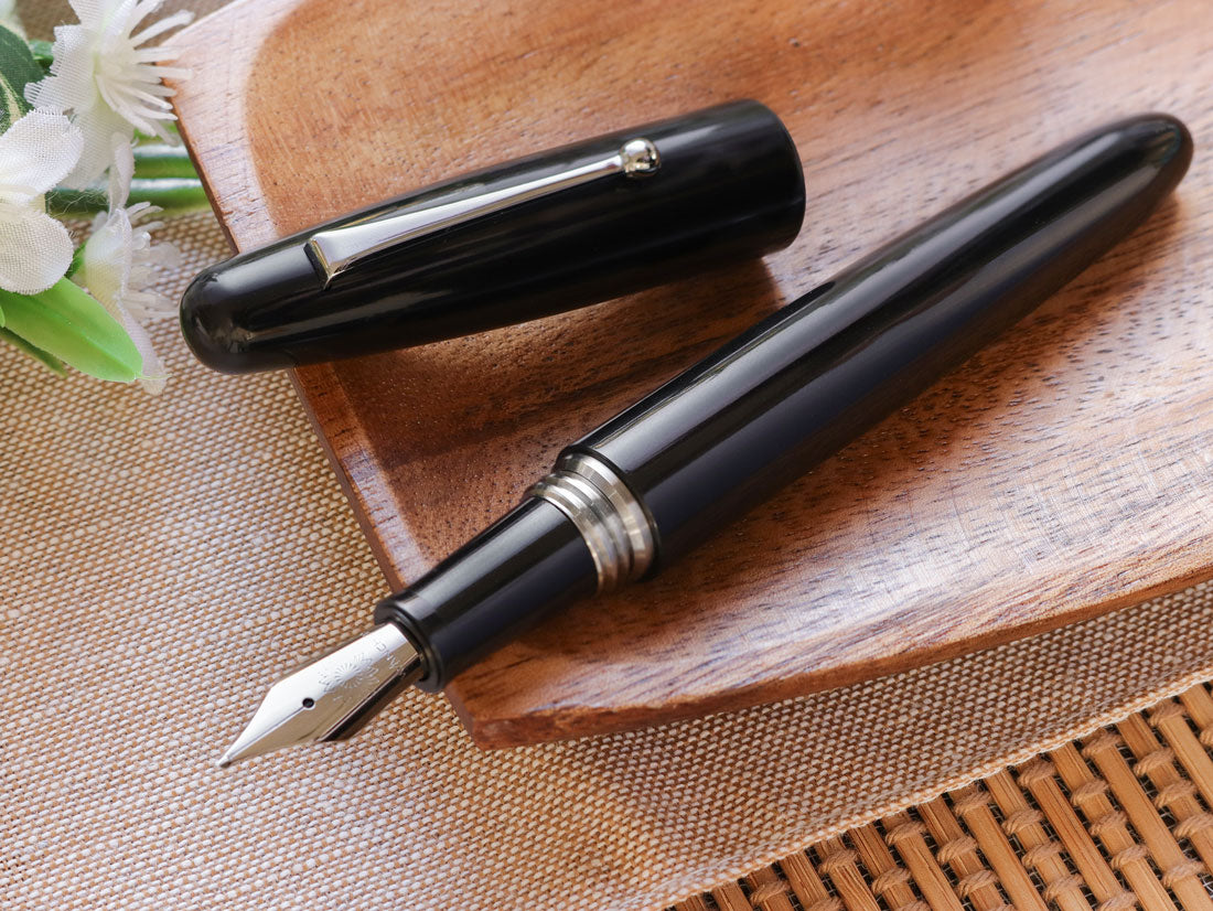 True Ebonite - Silk Black - Wancherpen International