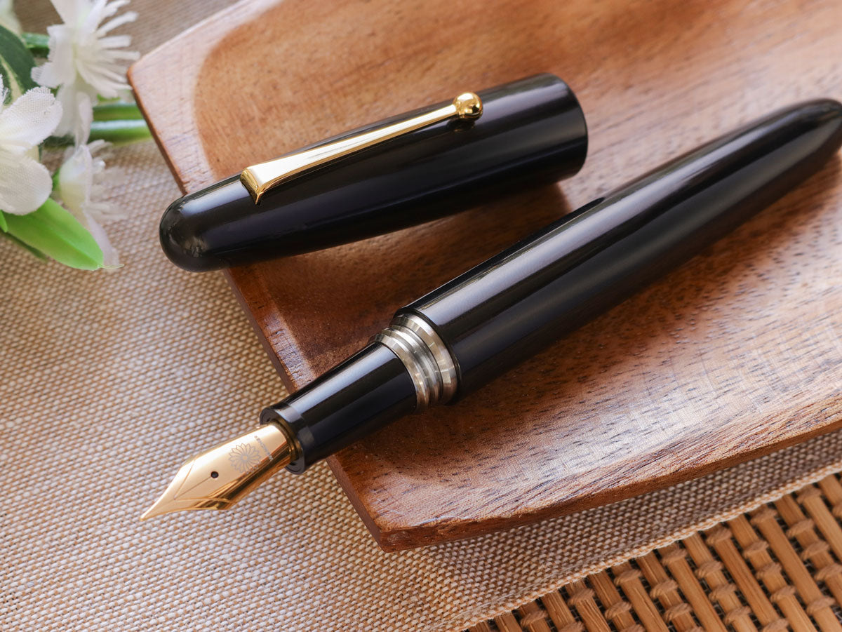 True Ebonite - Silk Black - Wancherpen International