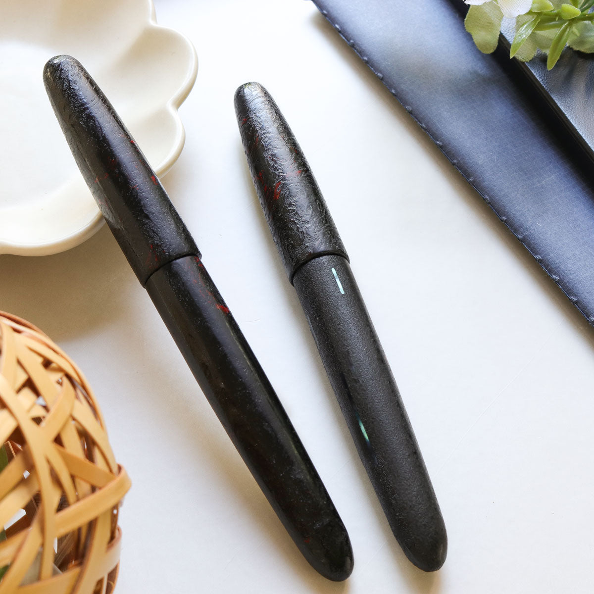 Oita Urushi - Kurozan Fountain Pen
