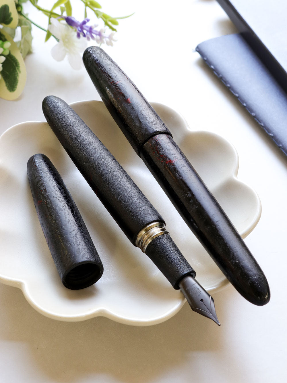 Oita Urushi - Kurozan Fountain Pen