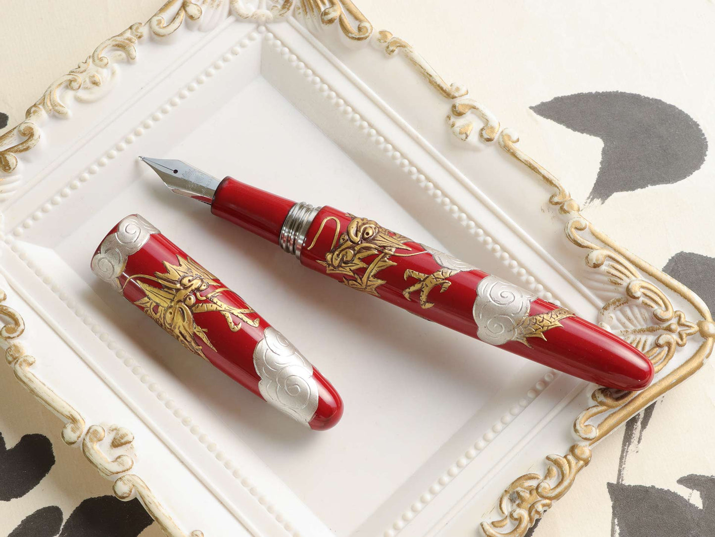 Tsuikin - Twin Dragons - Red Urushi - Wancherpen International