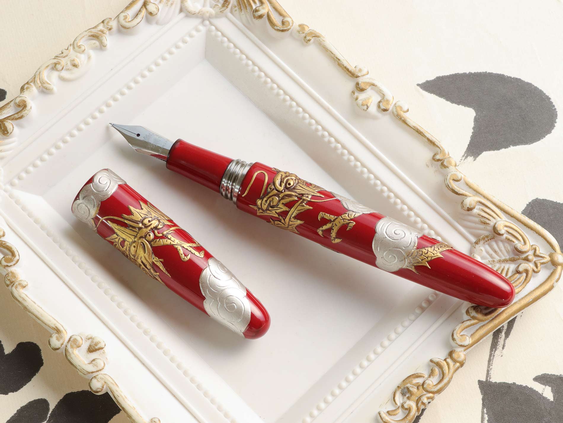 Tsuikin - Twin Dragons - Red Urushi - Wancherpen International