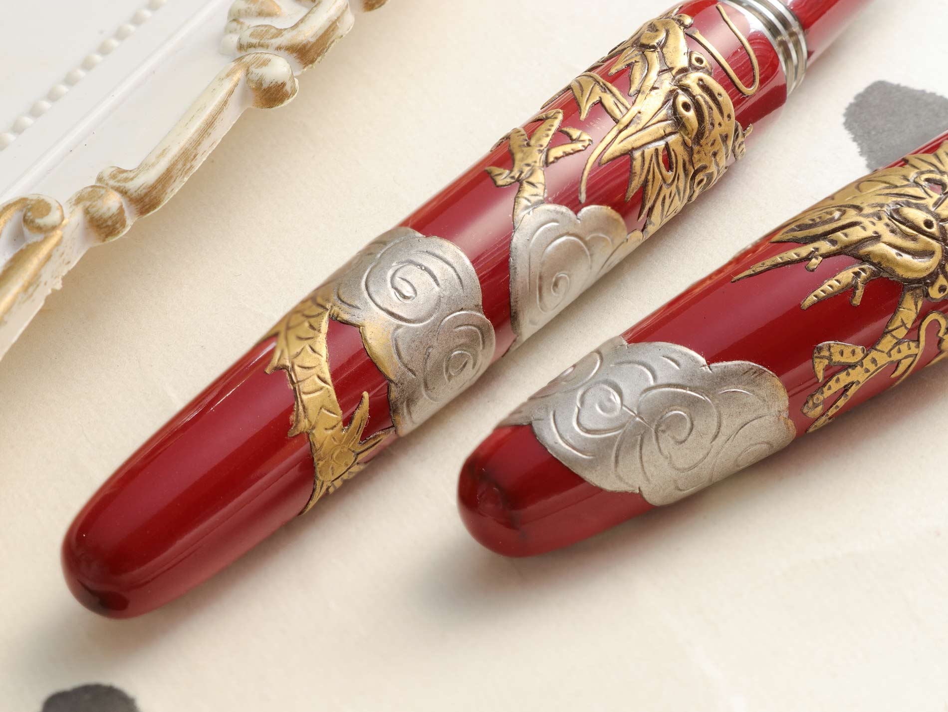 Tsuikin - Twin Dragons - Red Urushi - Wancherpen International