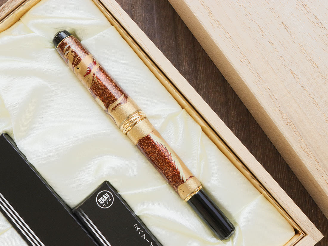 Kuretake Wajima Maki-e Brush & Felt Pen - Rising Dragon - Wancher pen International