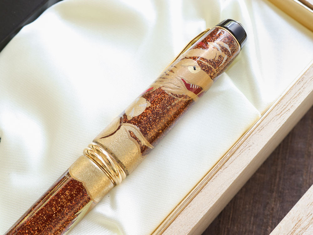 Kuretake Wajima Maki-e Brush & Felt Pen - Rising Dragon - Wancherpen International