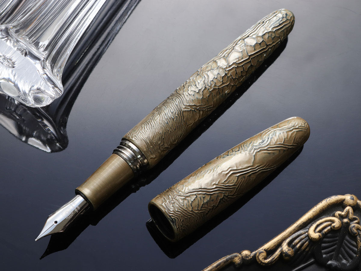 Yakumo-nuri Chijimi - Shirohebi Fountain Pen Fountain Pen - Wancher Pen