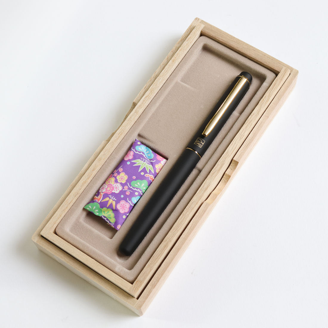 Kuretake Nodoka - Yogasumi (Matte Black) Fountain Pen - Wancher Pen