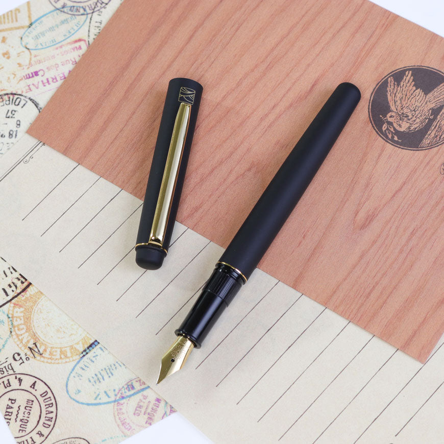 Kuretake Nodoka - Yogasumi (Matte Black) Fountain Pen - Wancher Pen