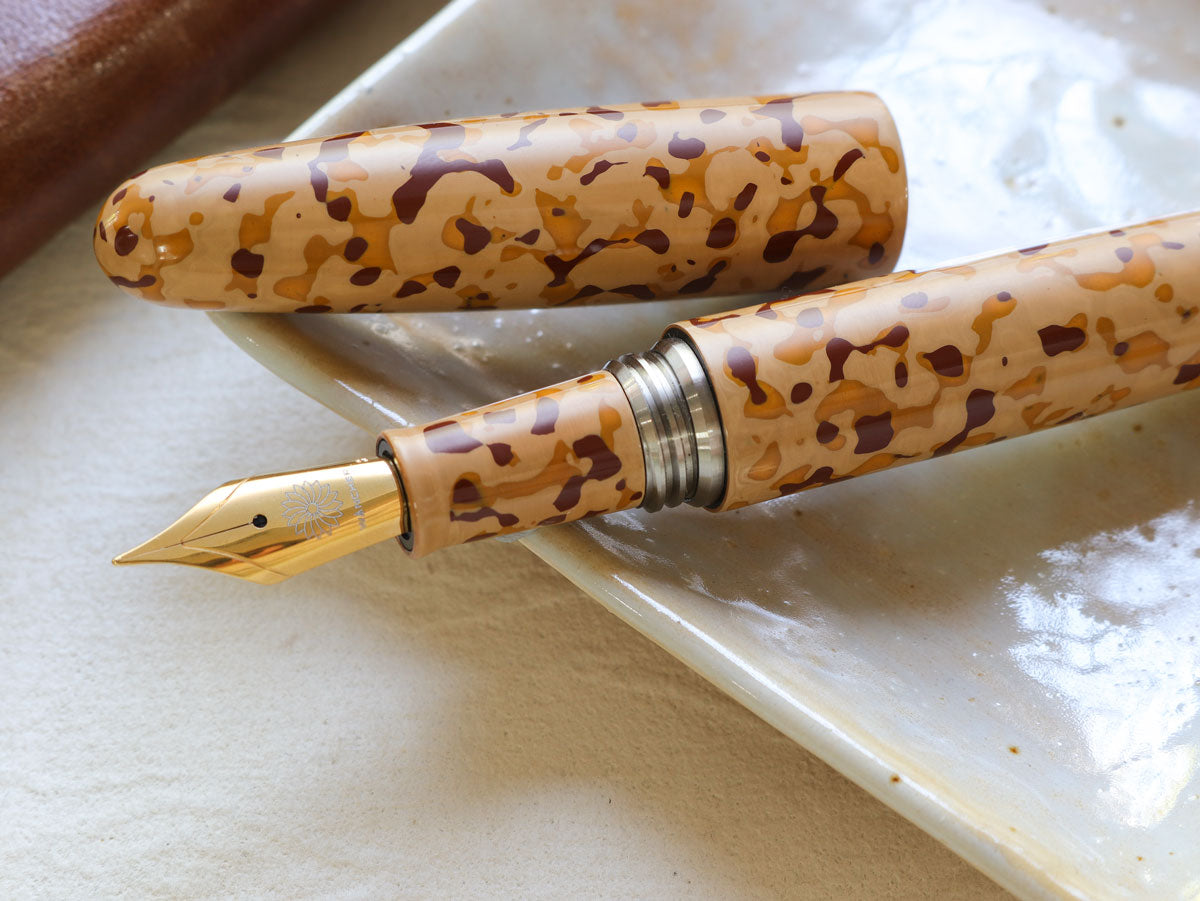 Tsugaru Urushi - Anzu Fountain Pen - Wancher Pen