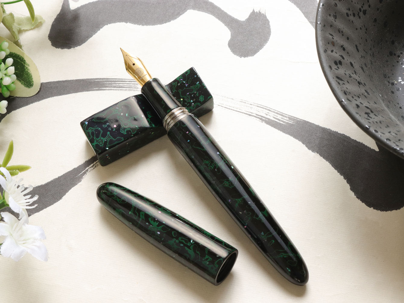 Tsugaru-nuri - Midori-age Raden Pen Pillow - Wancherpen International