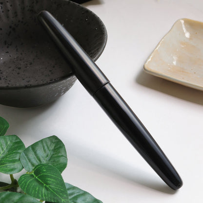 Tsuno Black Fountain Pen