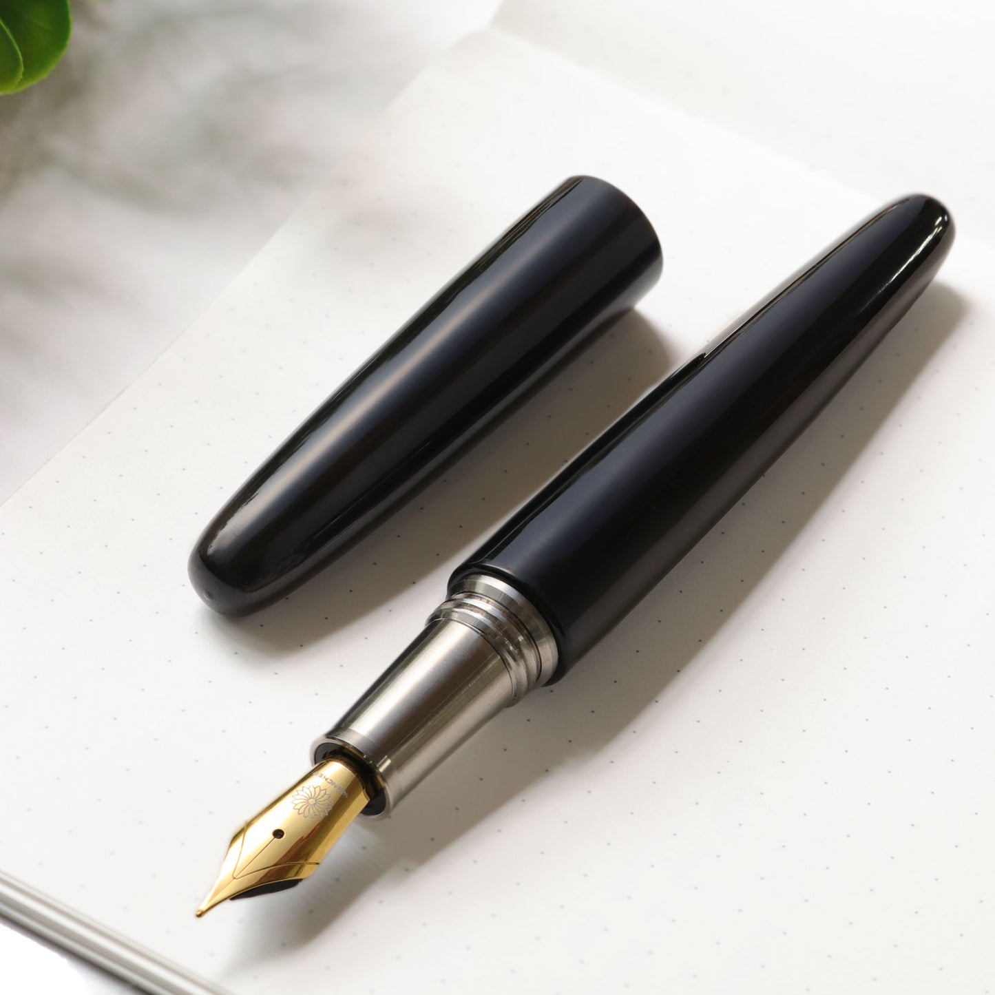Tsuno Black Fountain Pen