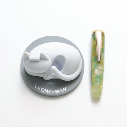 Onsen Cat Pen Stand