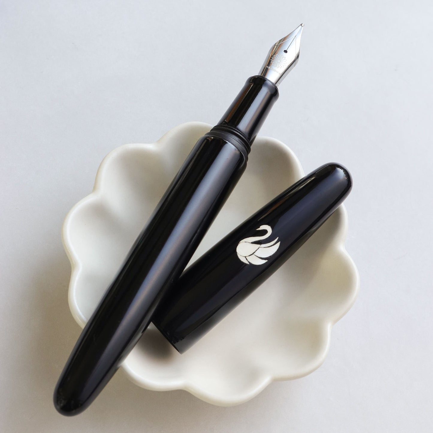 Dream Pen Zogan Swan - Urushi Black